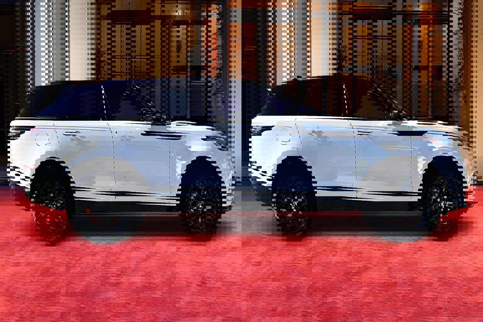 Used 2025 Land Rover Range Rover Velar Dynamic SE image 13