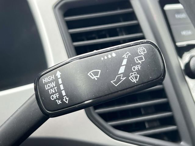 Used 2022 Volkswagen Atlas Cross Sport SE image 26