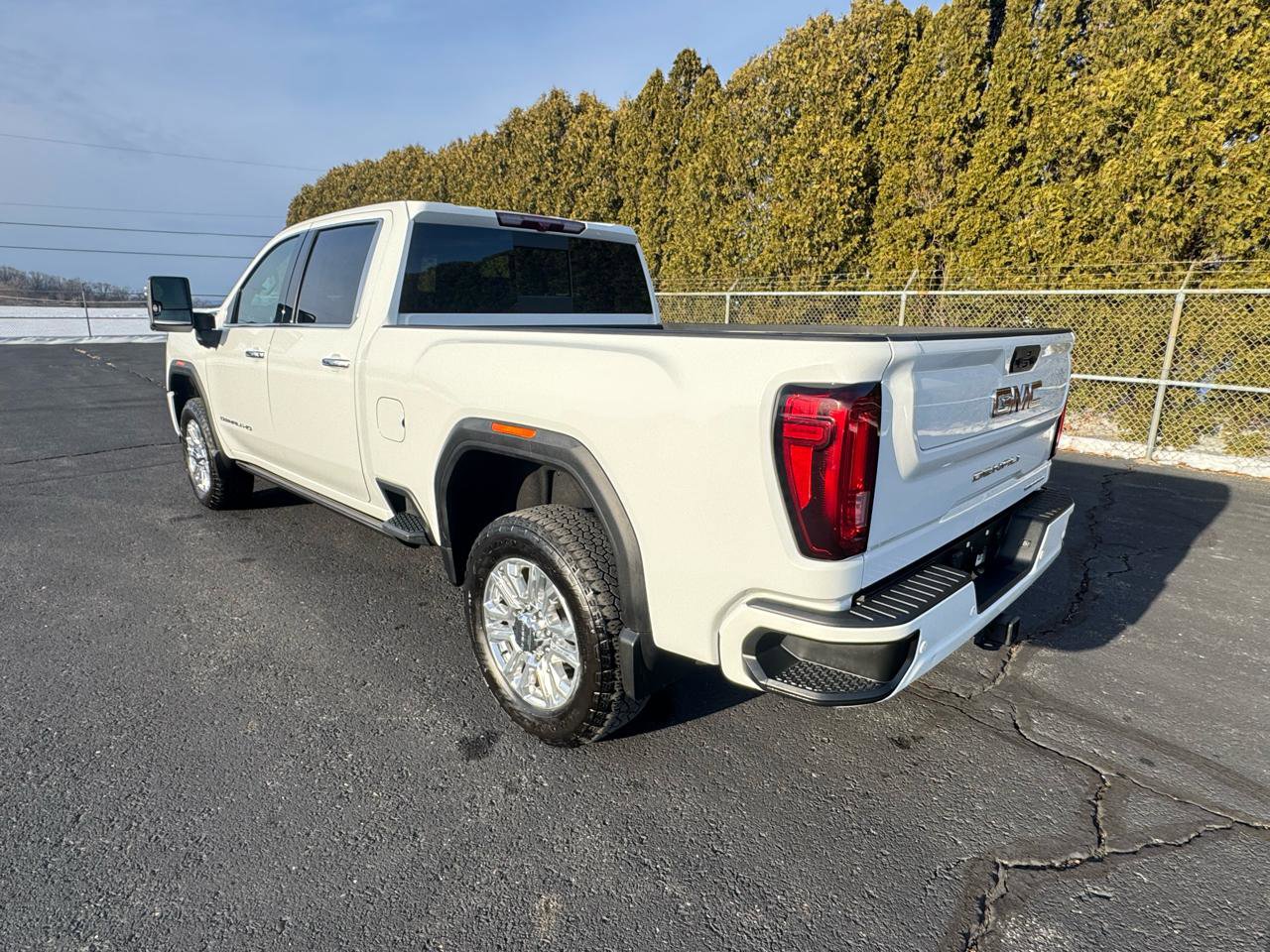 Used 2022 GMC Sierra 2500 Denali AWD/4WD image 3