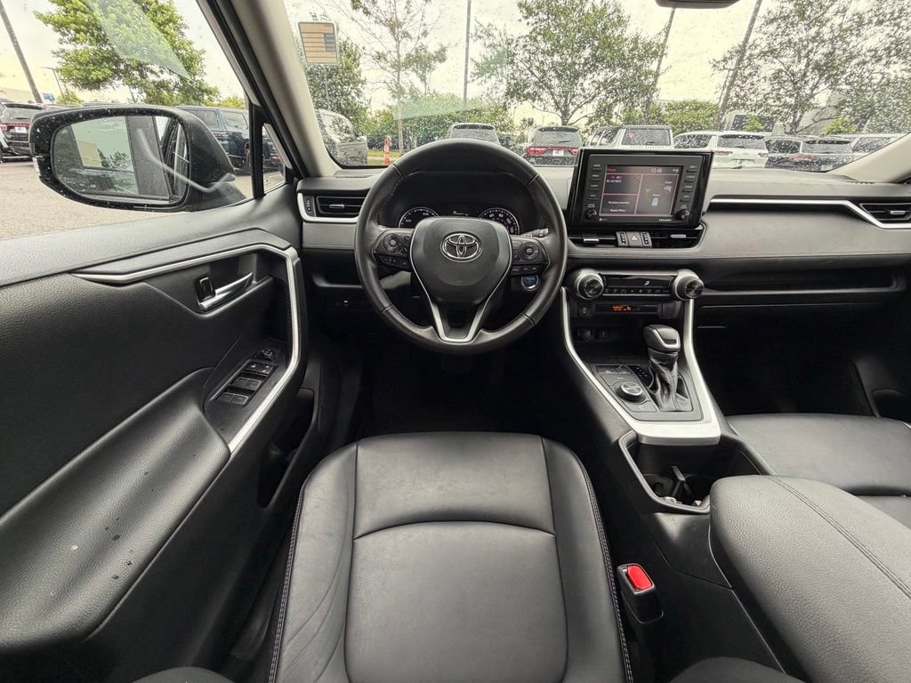 Used 2022 Toyota RAV4 XLE Premium AWD/4WD image 19