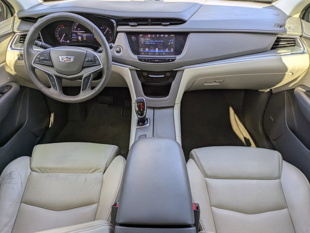 Used 2017 Cadillac XT5 Luxury w/ Driver Awareness Package image 16