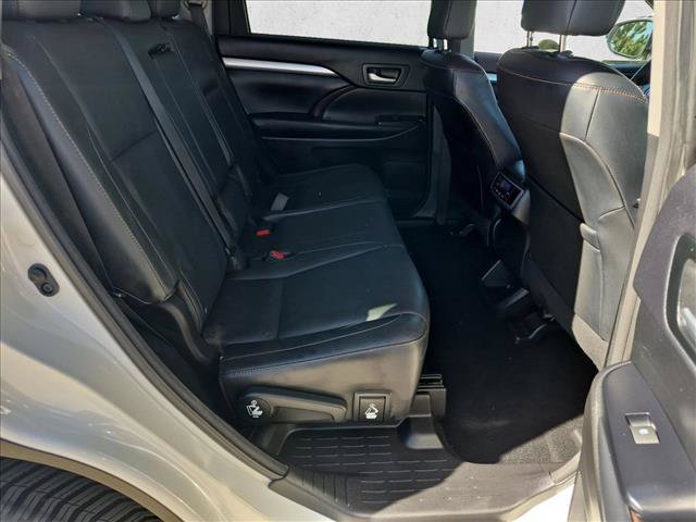 Used 2015 Toyota Highlander XLE AWD/4WD image 21