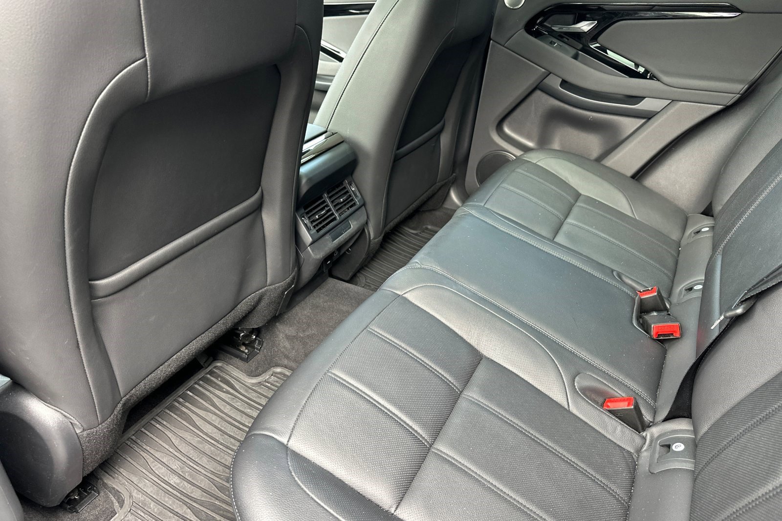 Used 2024 Land Rover Range Rover Evoque Dynamic SE image 26