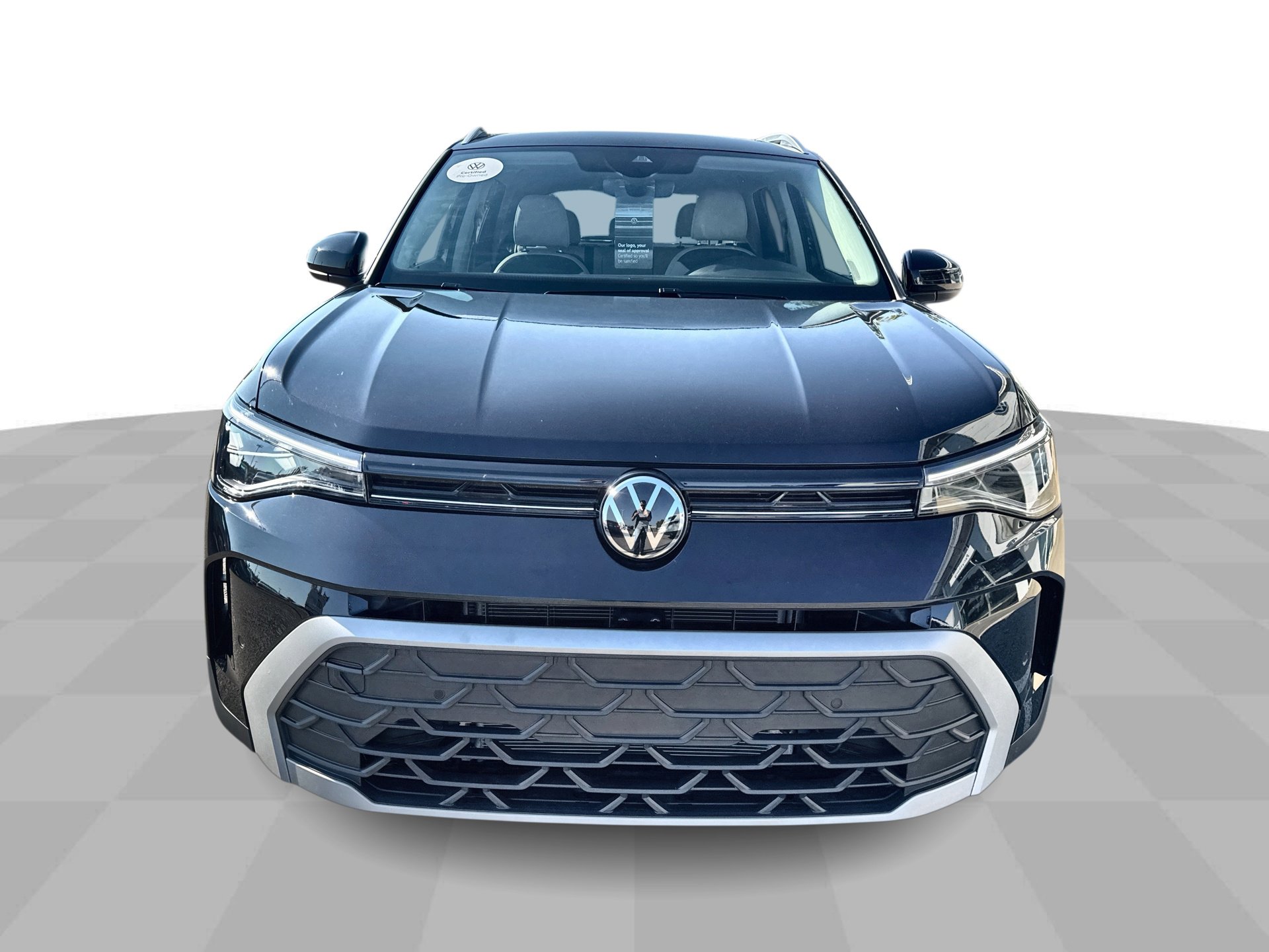 Certified 2025 Volkswagen Taos SE image 3