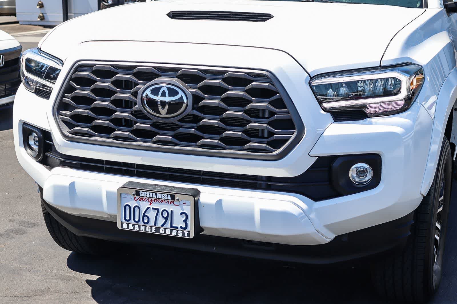 Used 2022 Toyota Tacoma TRD Sport w/ Technology Package RWD image 9
