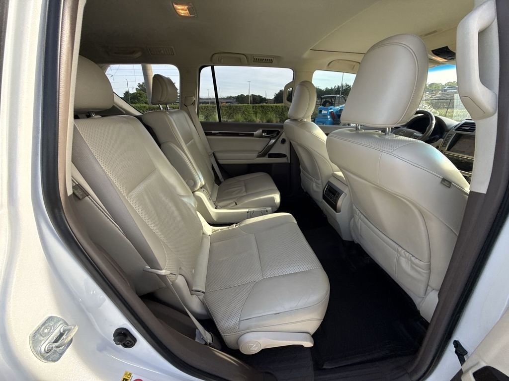 Used 2017 Lexus GX 460 Luxury AWD/4WD image 17