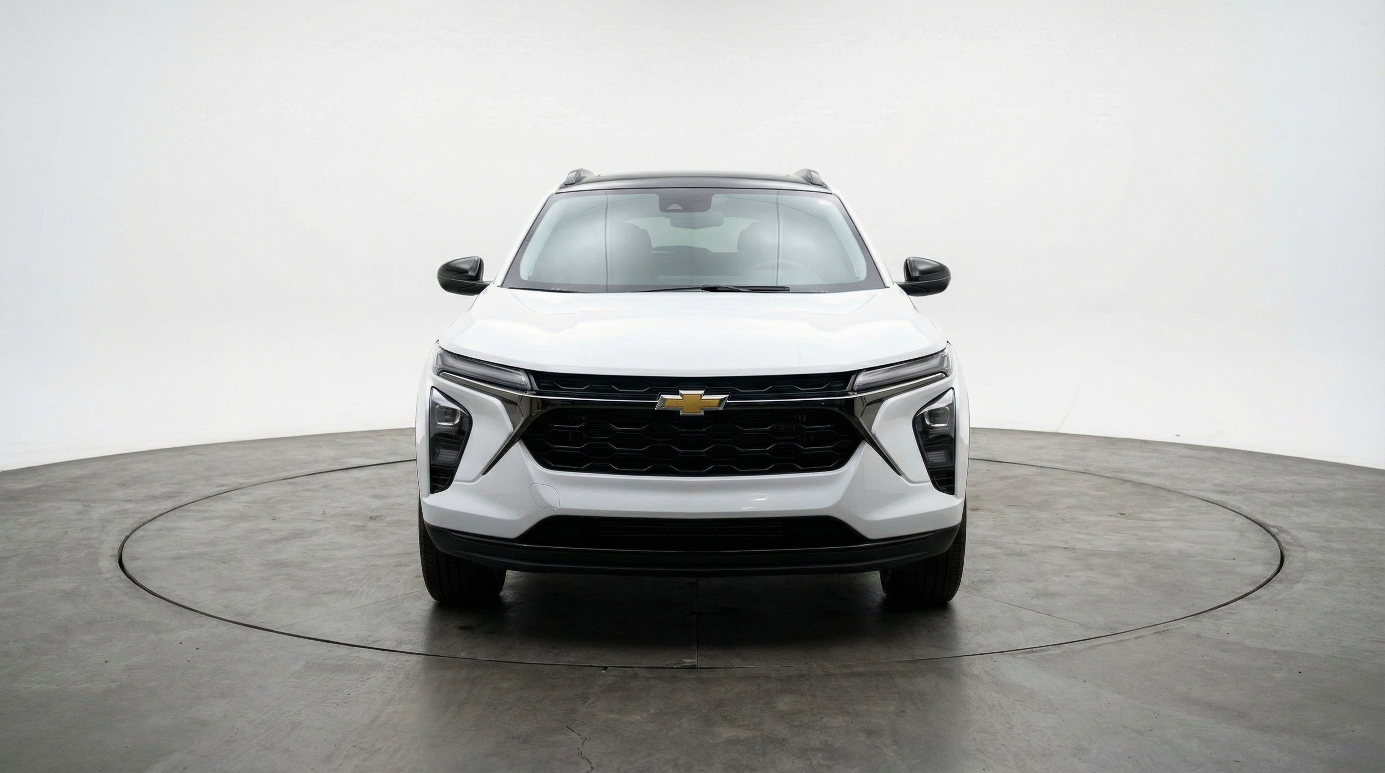 Used 2025 Chevrolet Trax LT FWD image 2