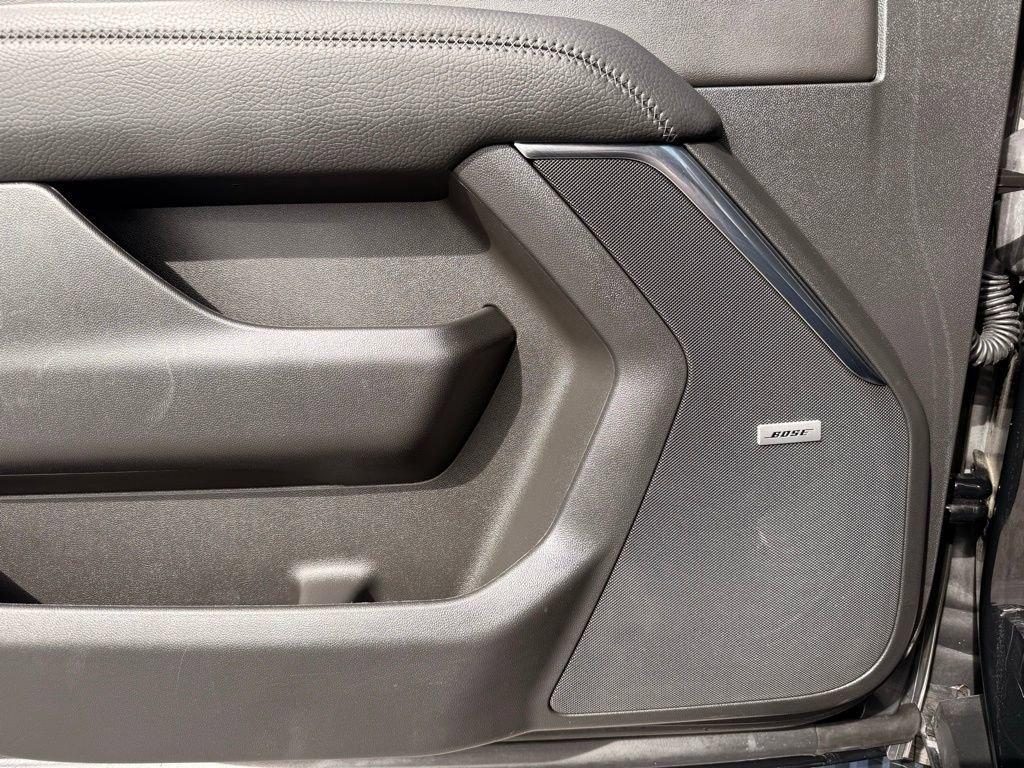 Used 2025 GMC Yukon Denali w/ Denali Reserve Package image 27