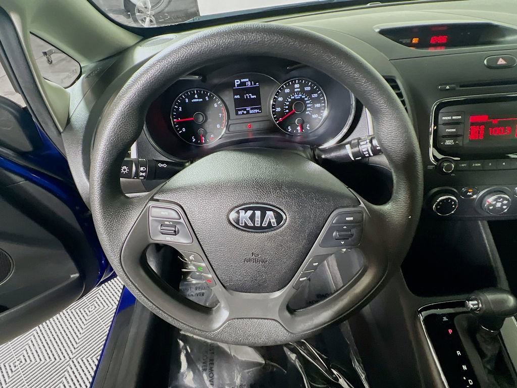 Used 2017 Kia Forte LX image 10