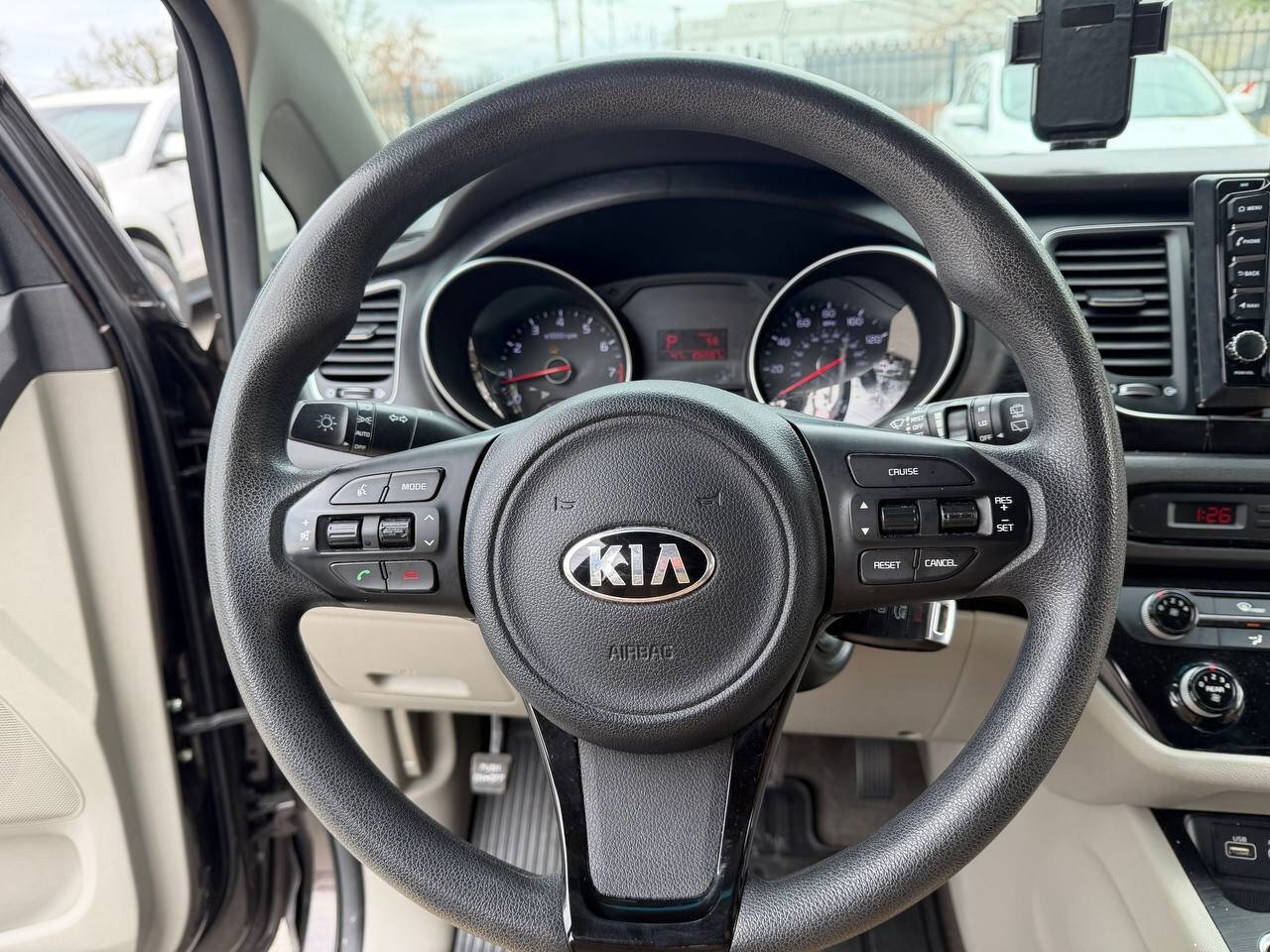 Used 2015 Kia Sedona LX FWD image 21