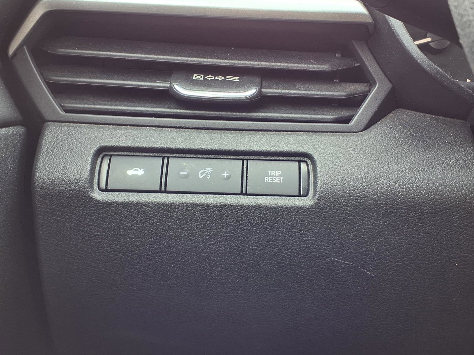 Used 2024 Nissan Altima 2.5 SV image 11