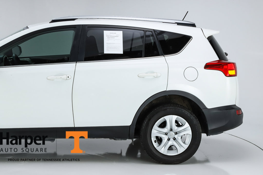 Used 2015 Toyota RAV4 LE FWD image 40