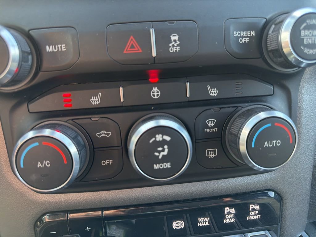 Used 2022 RAM 2500 Big Horn w/ Level C Equiment Group AWD/4WD image 10