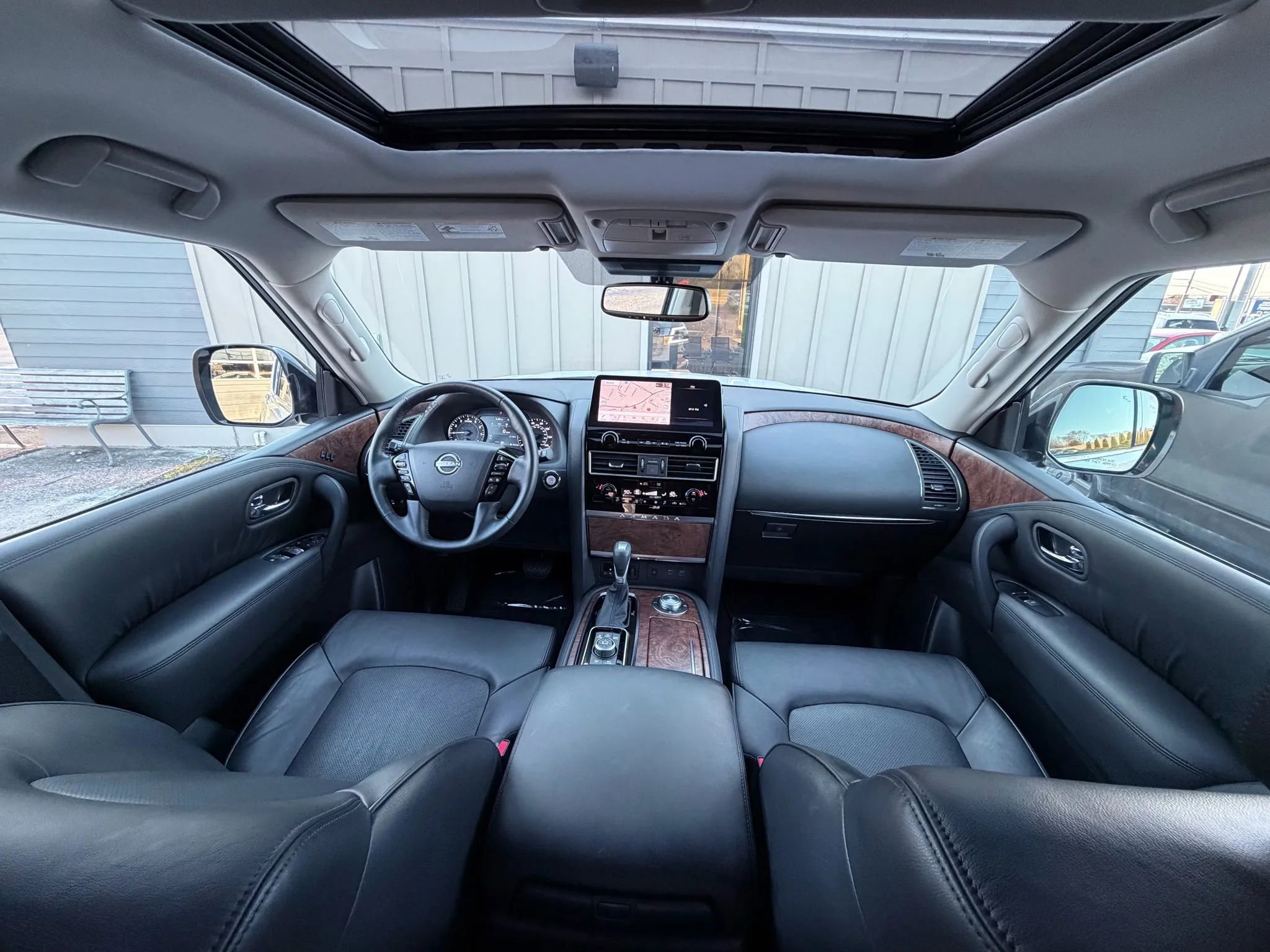 Used 2024 Nissan Armada SL w/ Captain's Chairs Package image 15