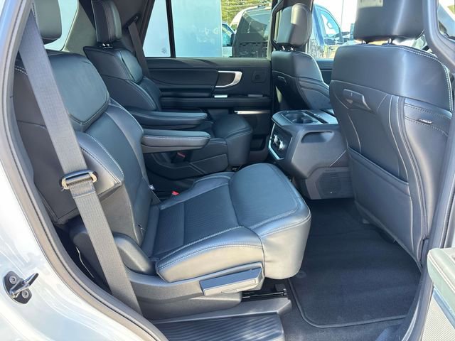 Used 2025 Ford Expedition Platinum w/ Stealth Performance Package image 19