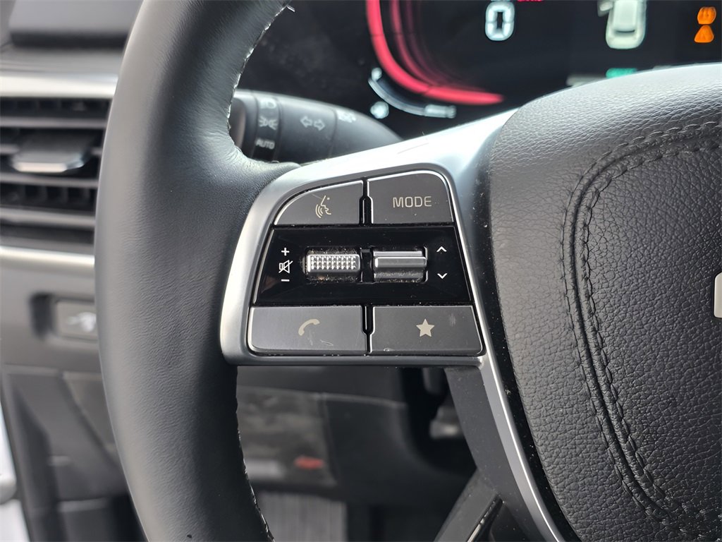 Used 2025 Kia Telluride AWD image 28