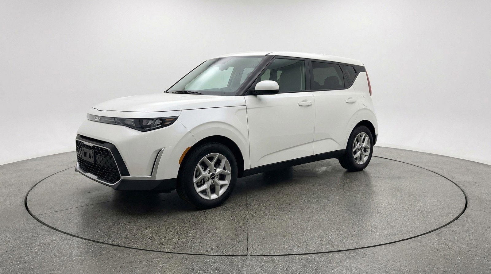 Used 2025 Kia Soul LX w/ LX Technology Package image 3
