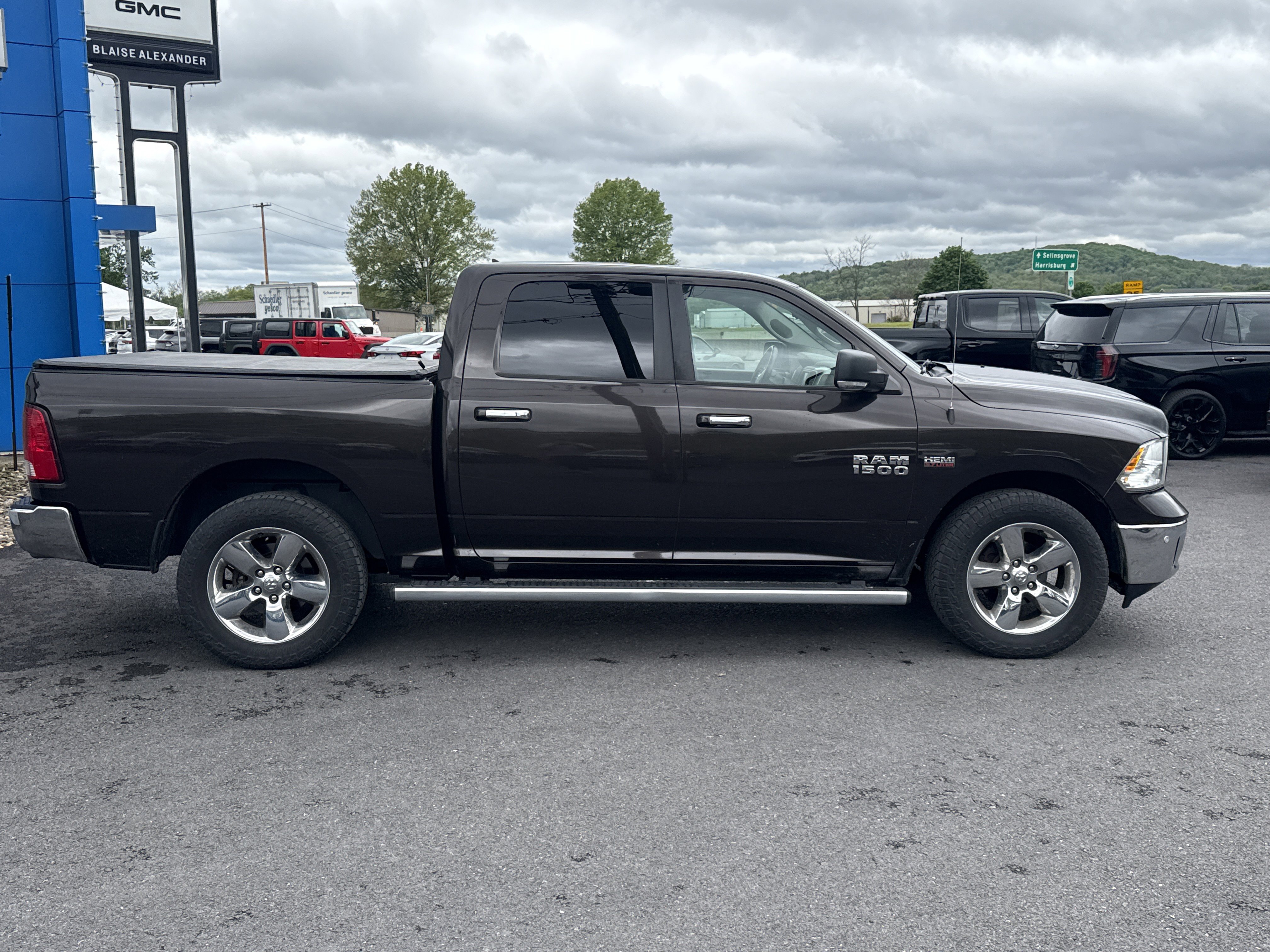 Used 2017 RAM 1500 Big Horn AWD/4WD image 2