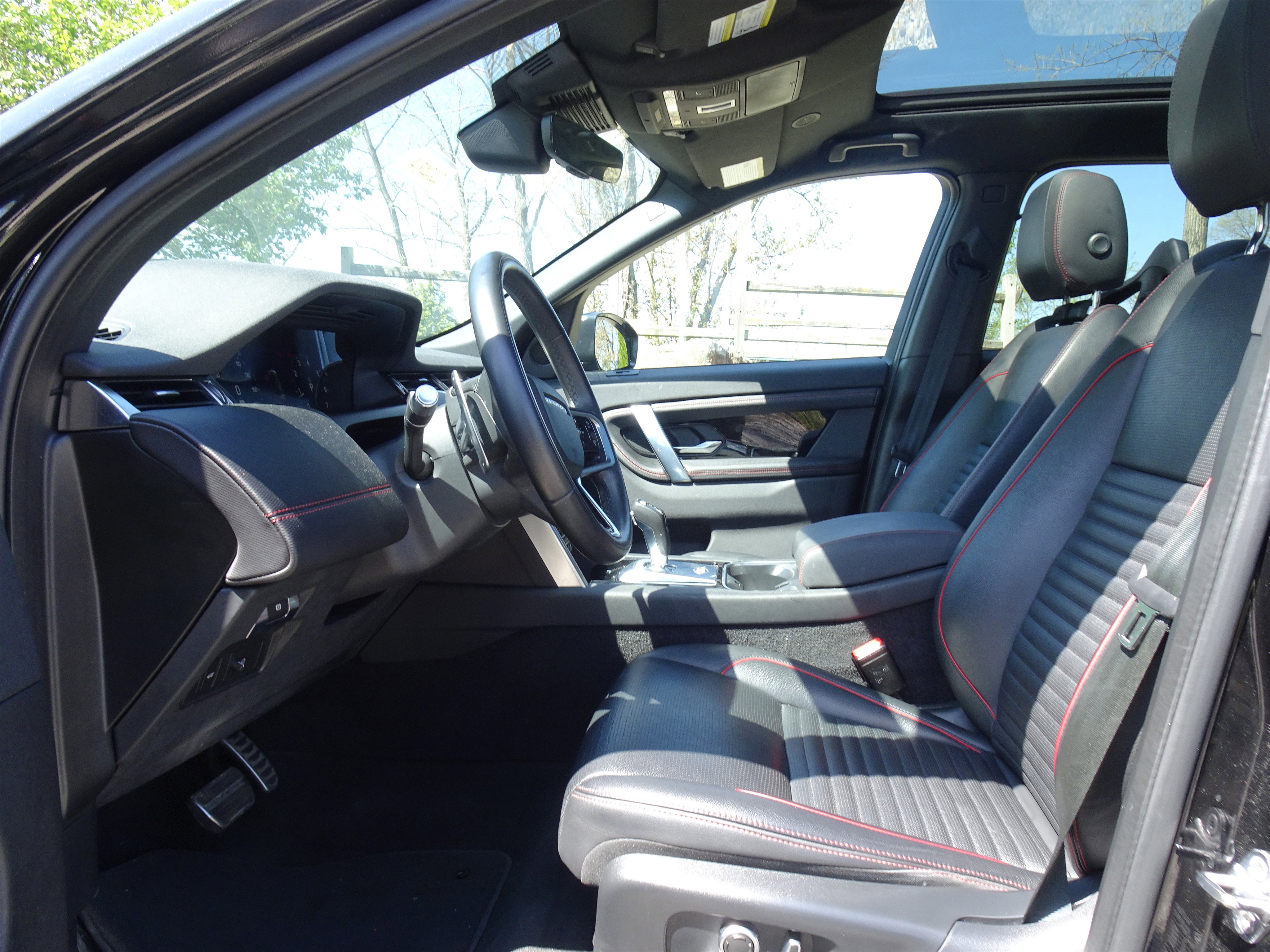 Certified 2022 Land Rover Discovery Sport SE R-Dynamic image 8