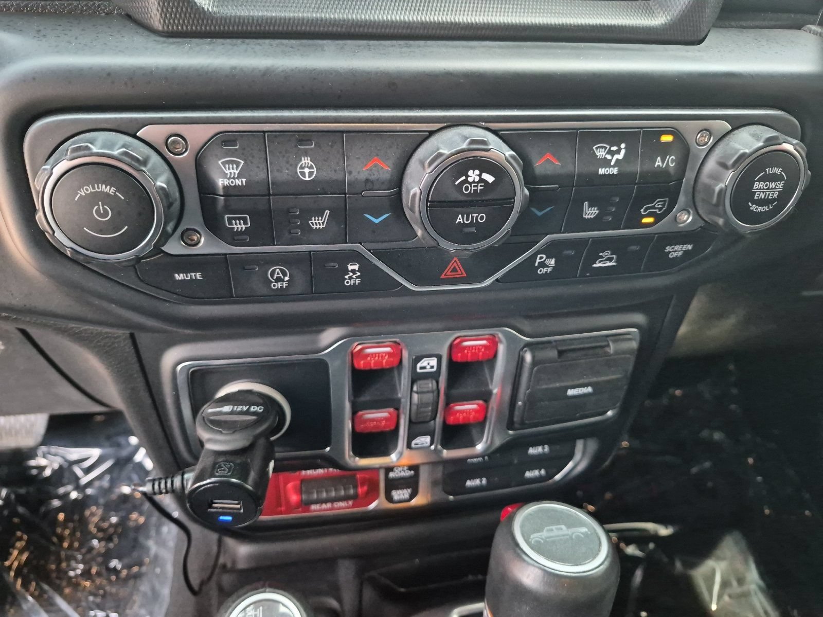 Used 2020 Jeep Gladiator Rubicon AWD/4WD image 18