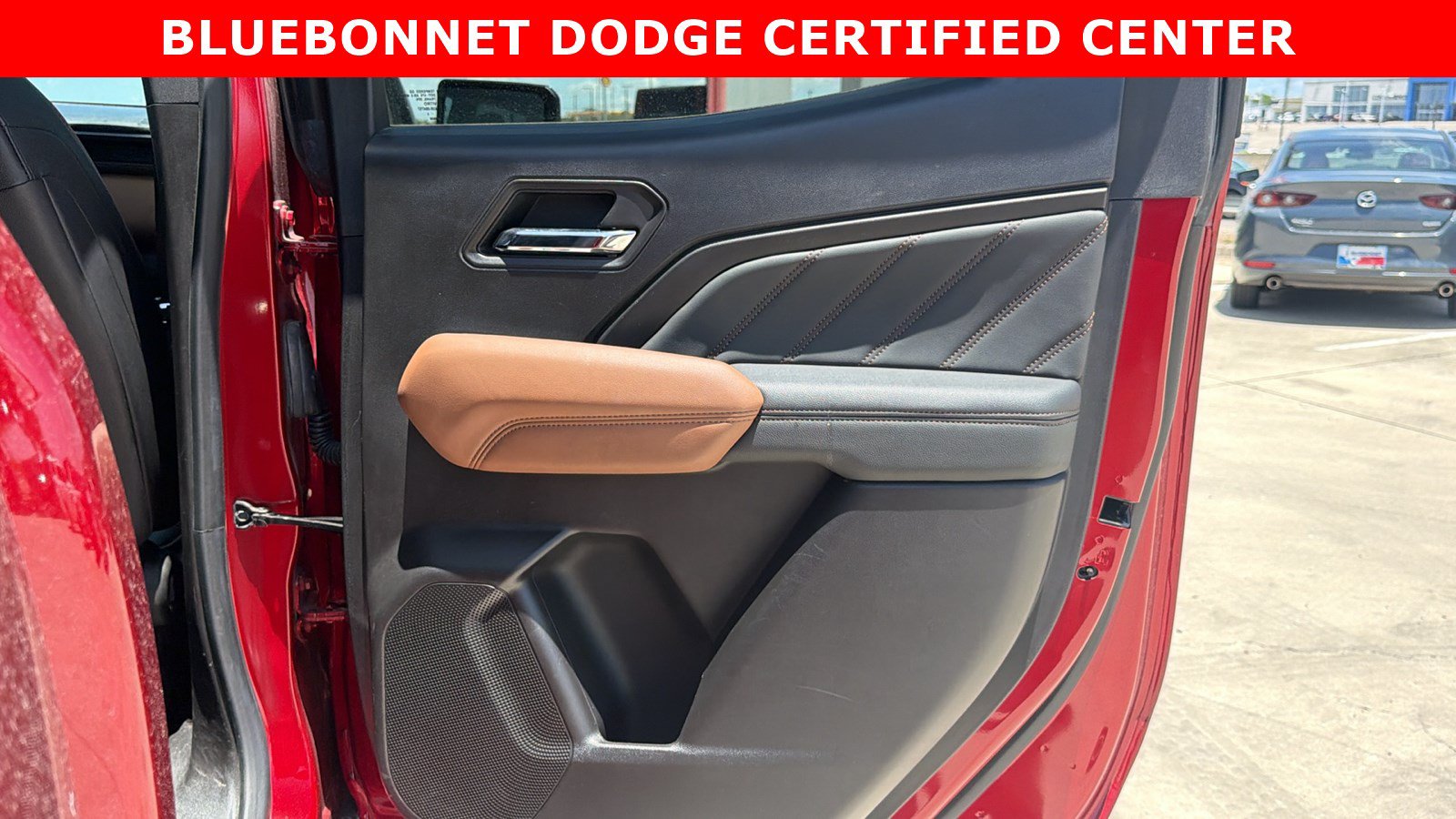 Used 2024 GMC Canyon AT4 w/ Technology Package AWD/4WD image 17