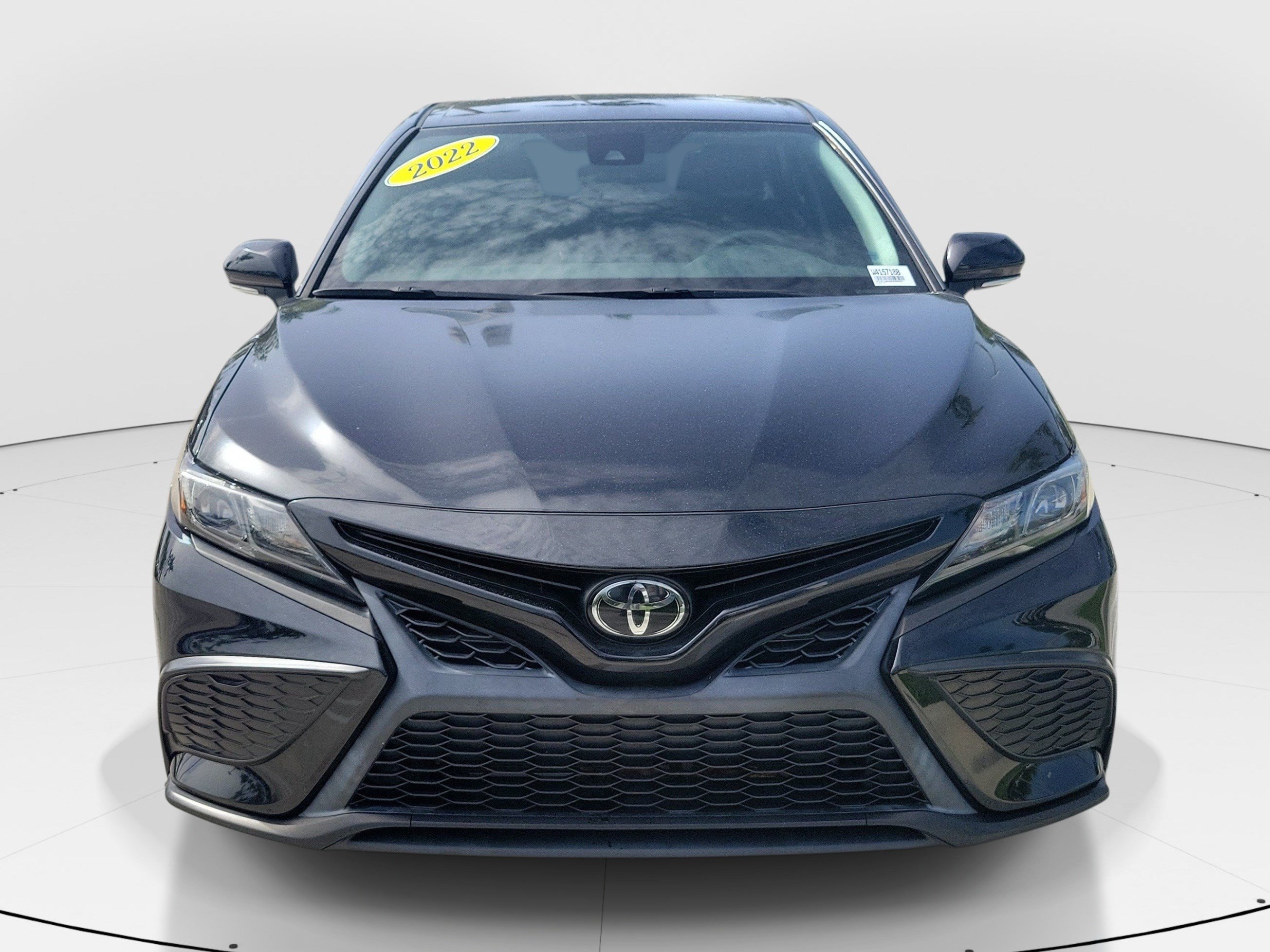Used 2022 Toyota Camry SE FWD image 2