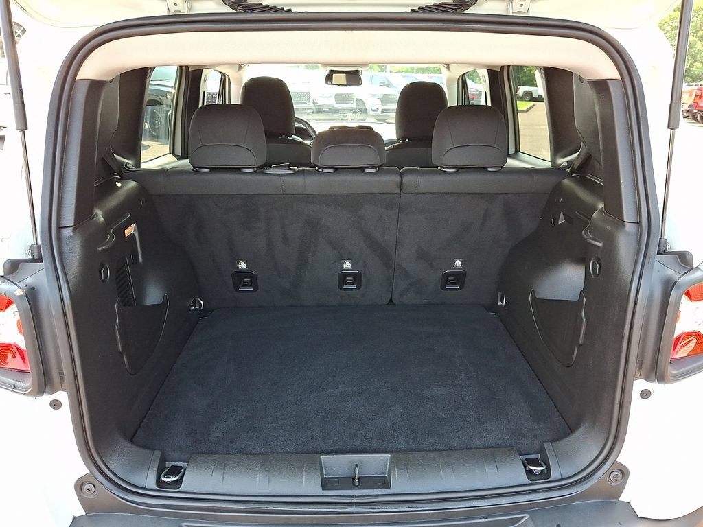 Used 2023 Jeep Renegade Latitude w/ Premium Group AWD/4WD image 31