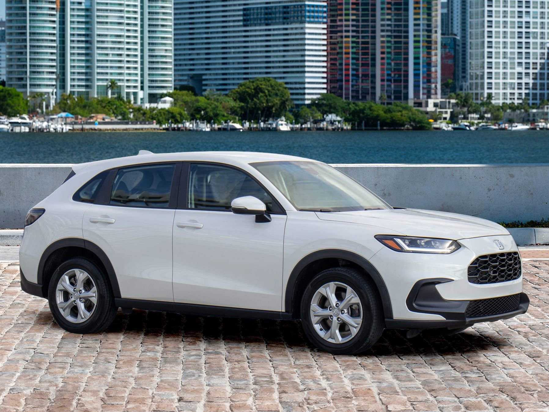 Certified 2024 Honda HR-V LX image 3