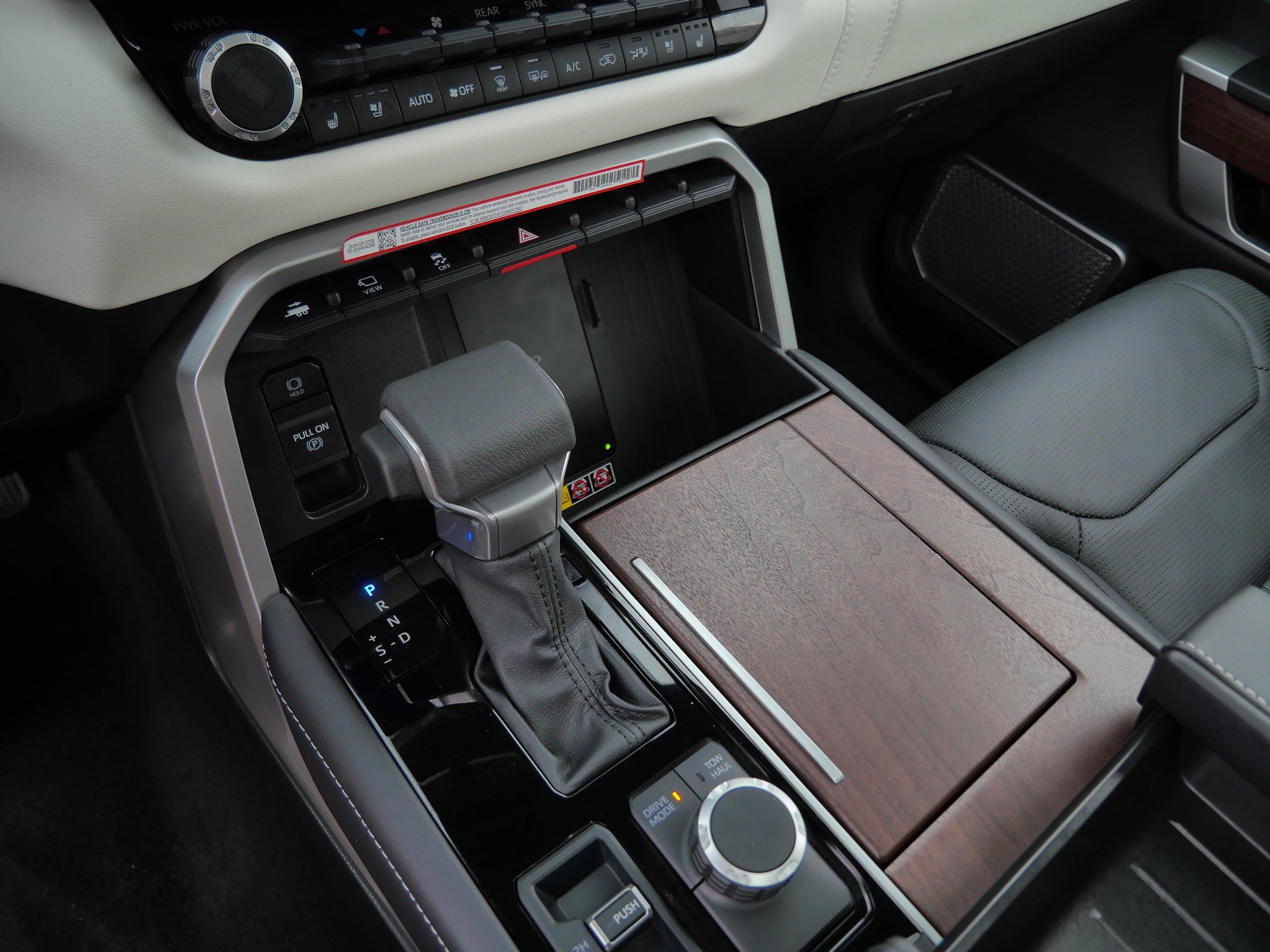 Certified 2025 Toyota Sequoia Capstone image 24