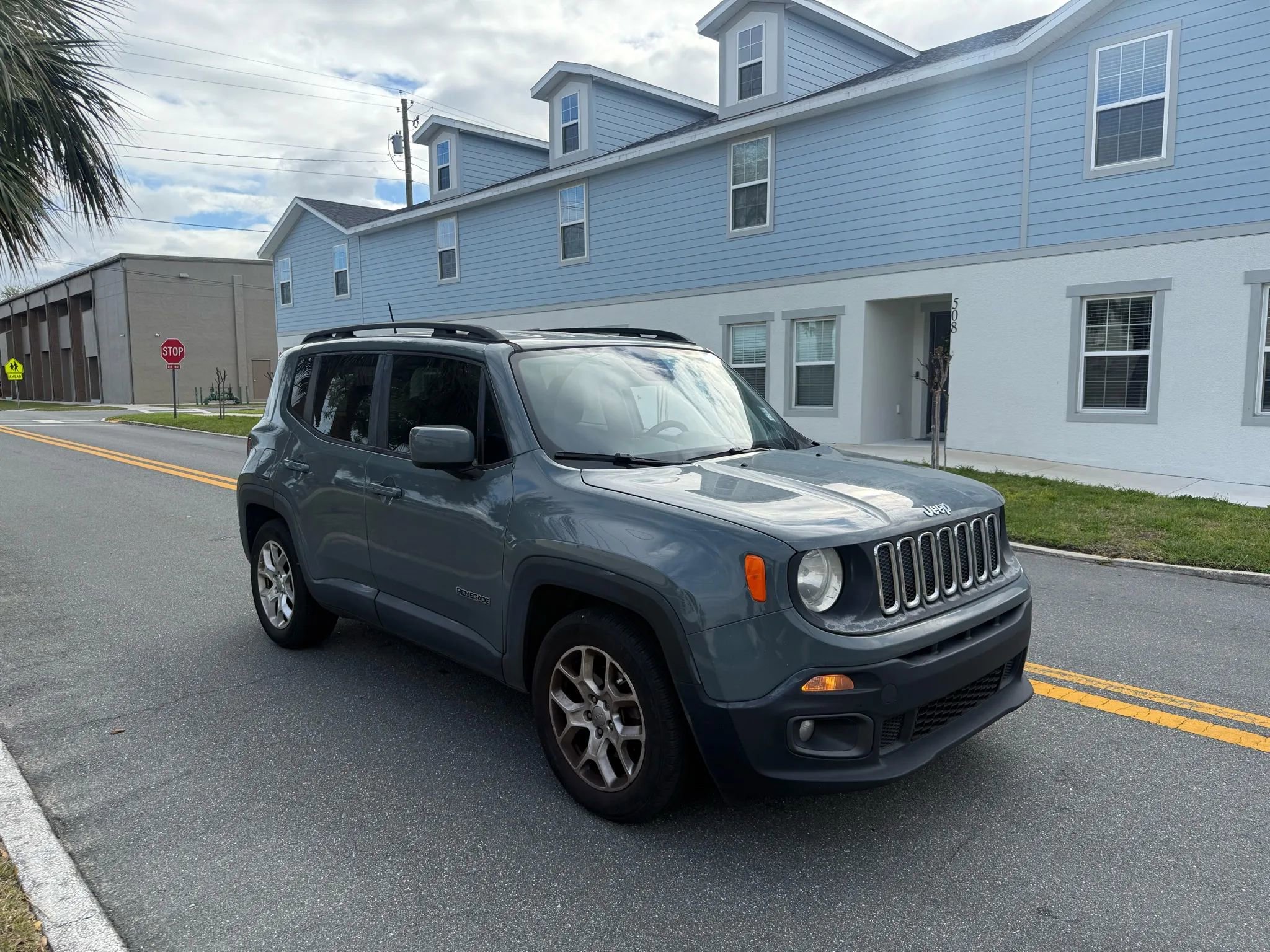 Used 2018 Jeep Renegade Latitude image 3