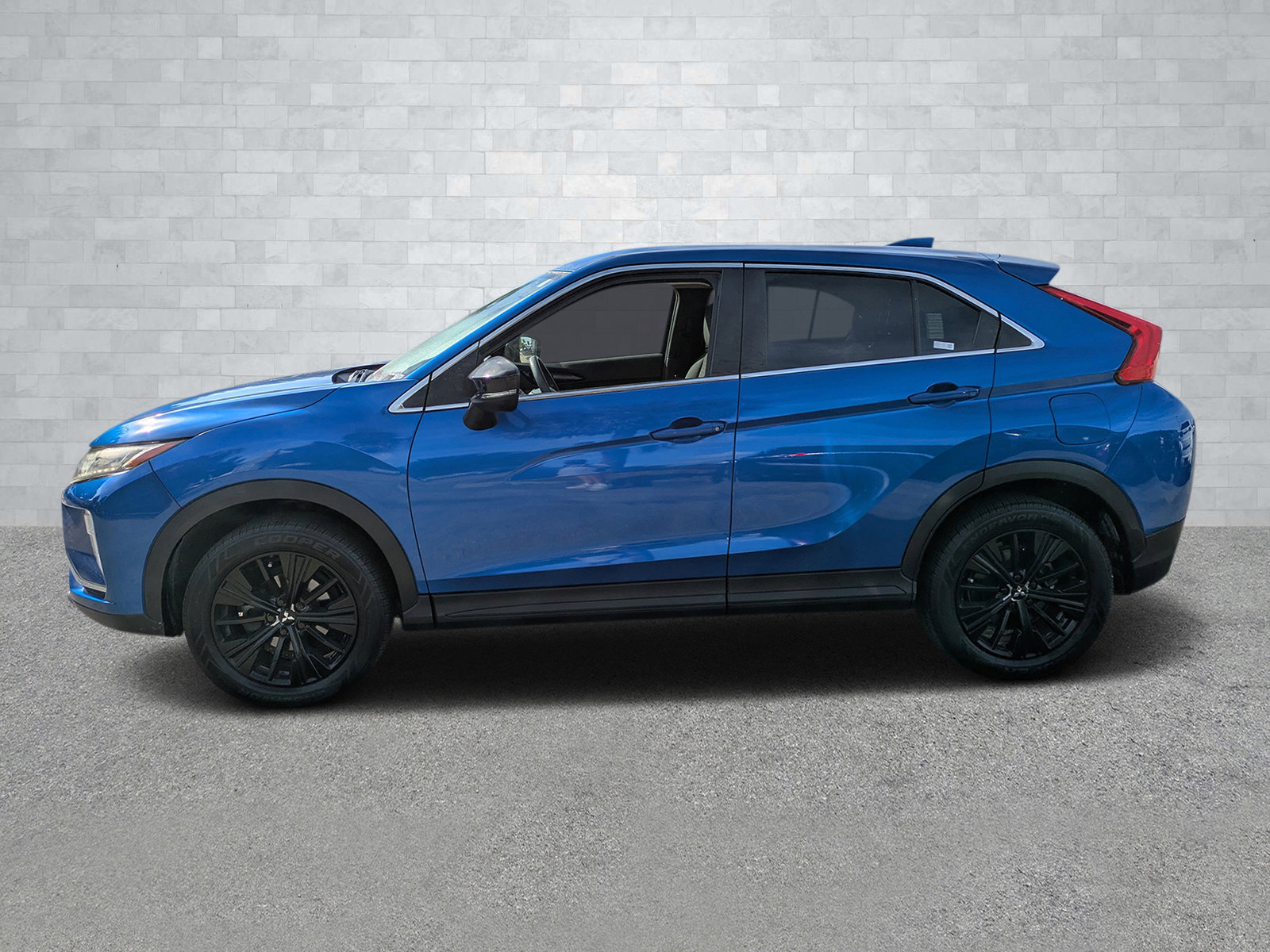 Used 2018 Mitsubishi Eclipse Cross LE image 8