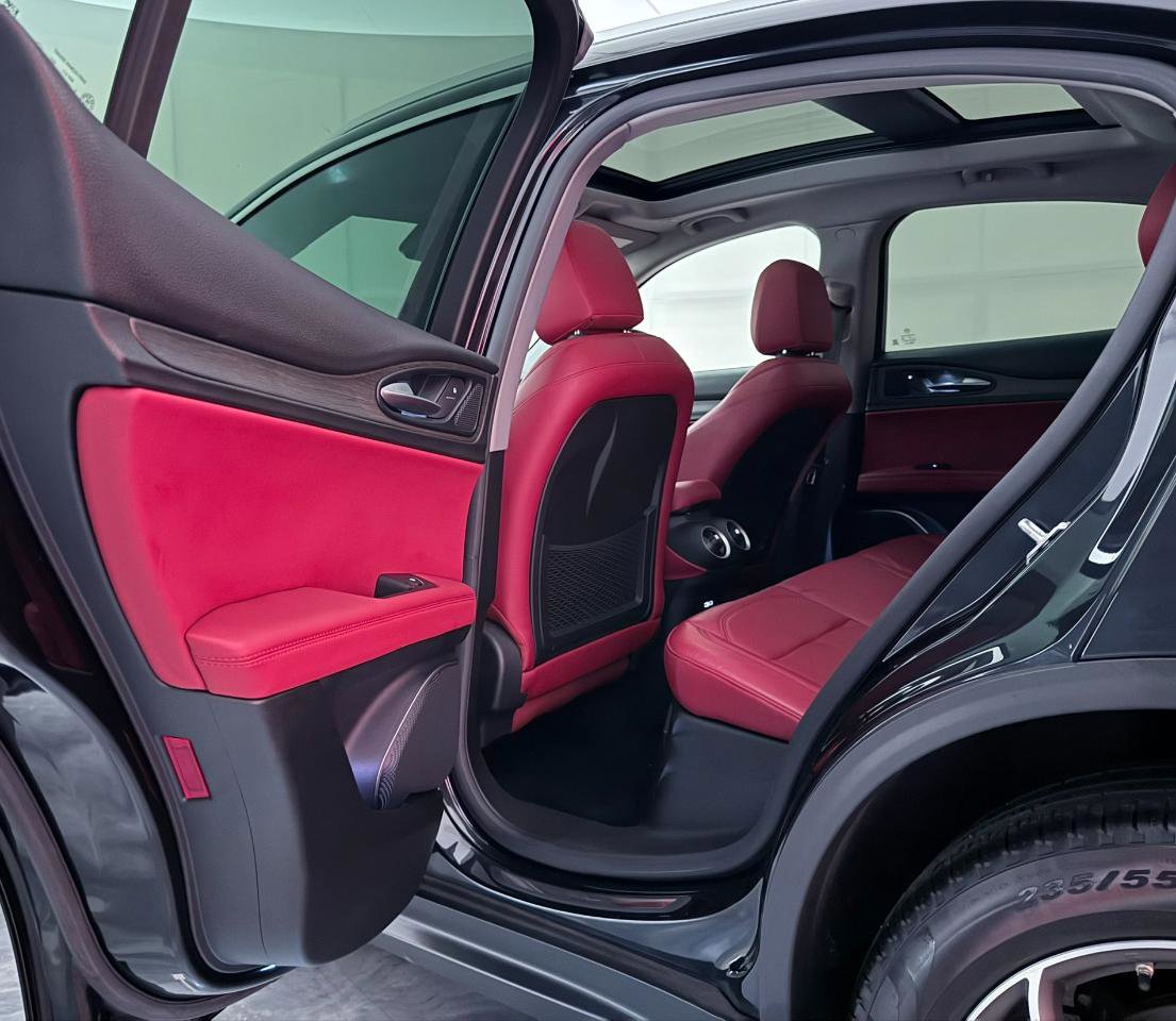 Used 2019 Alfa Romeo Stelvio Ti image 21