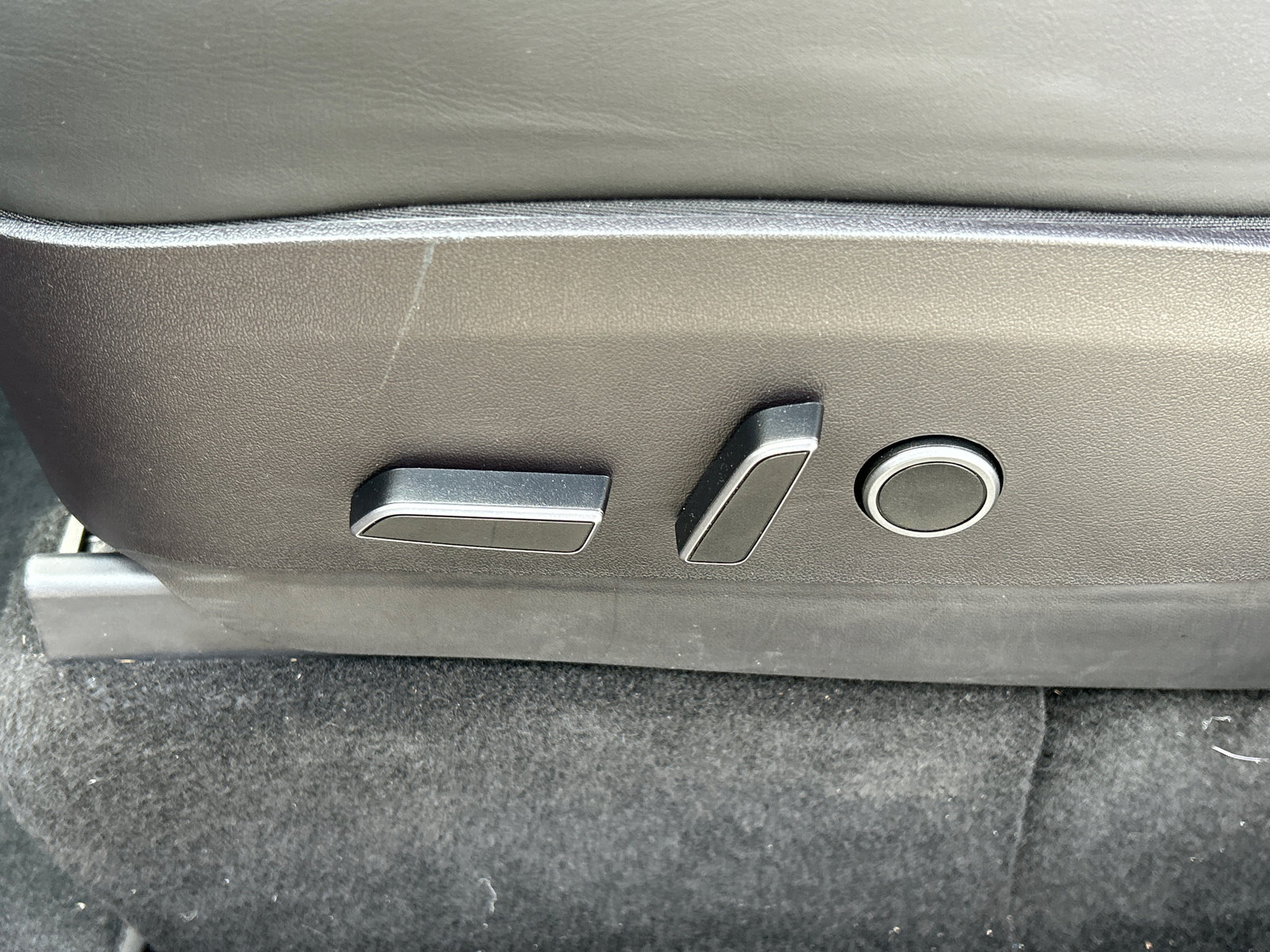 Used 2023 Tesla Model Y Long Range image 11