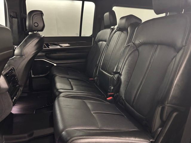 Used 2022 Jeep Wagoneer Series III w/ Premium Group I image 14