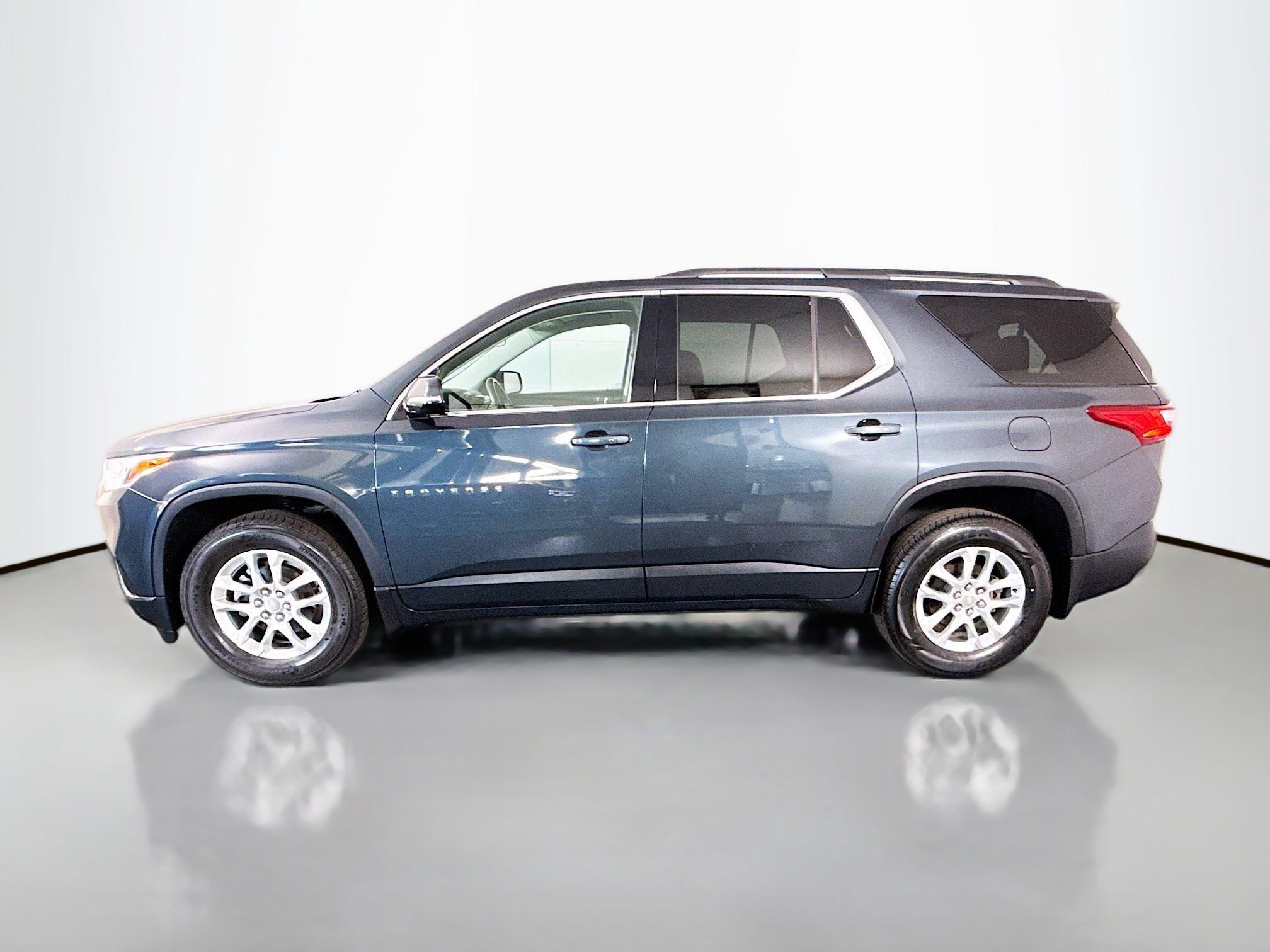 Used 2019 Chevrolet Traverse LT FWD image 6