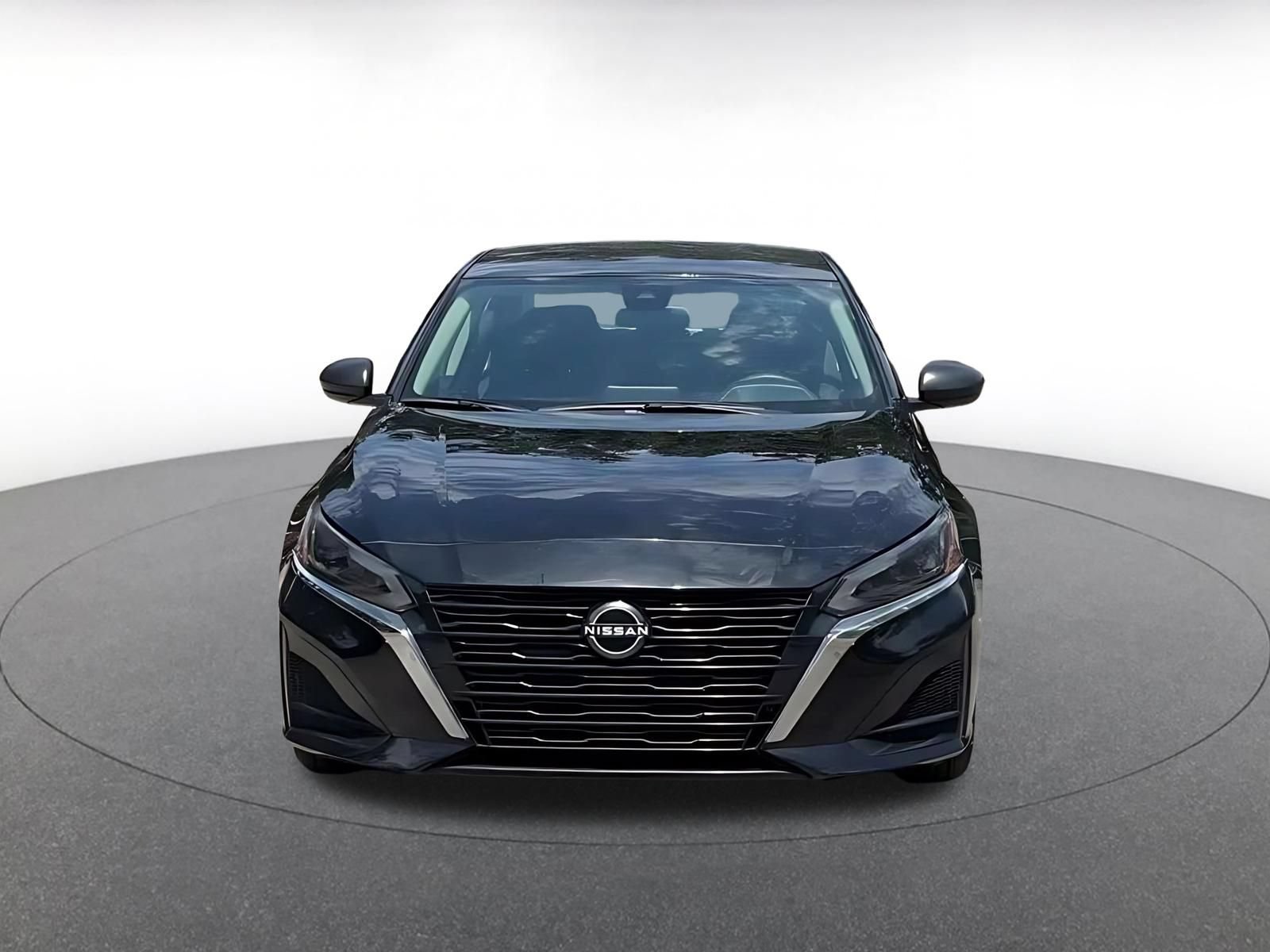 Used 2025 Nissan Altima 2.5 SV FWD image 4