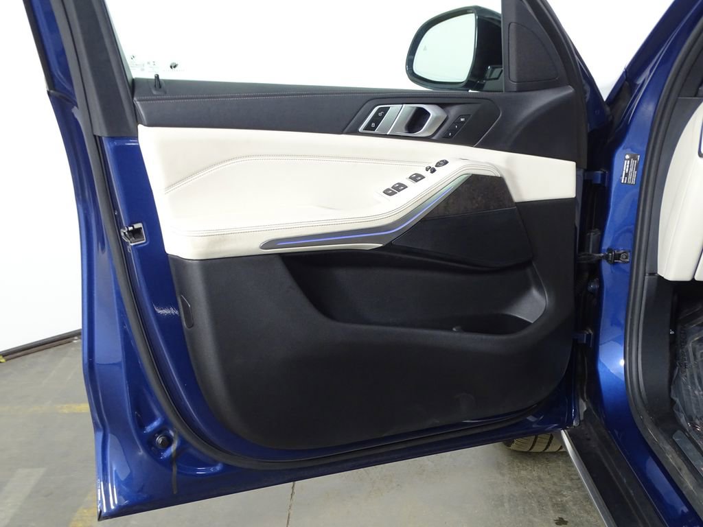 Used 2019 BMW X5 xDrive40i w/ Convenience Package image 18