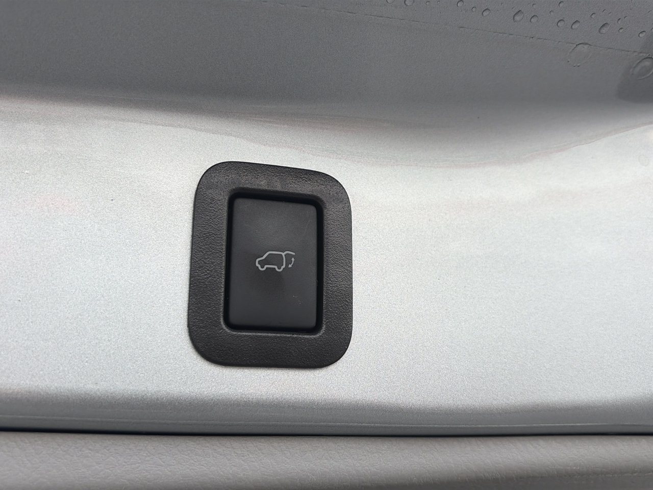 Used 2018 Toyota Highlander XLE FWD image 32