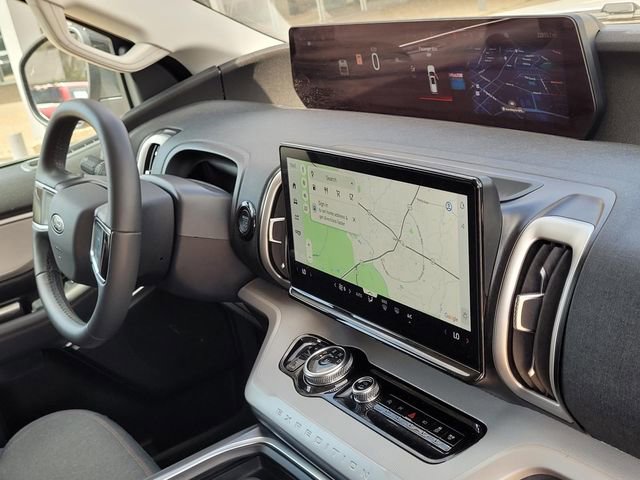 Used 2025 Ford Expedition Max Active image 11