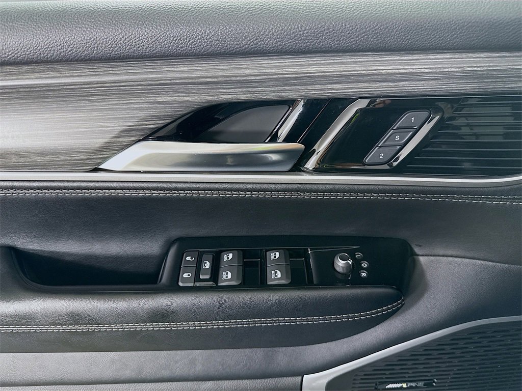 Used 2024 Jeep Wagoneer L Series II w/ Flexible Seating Group image 24