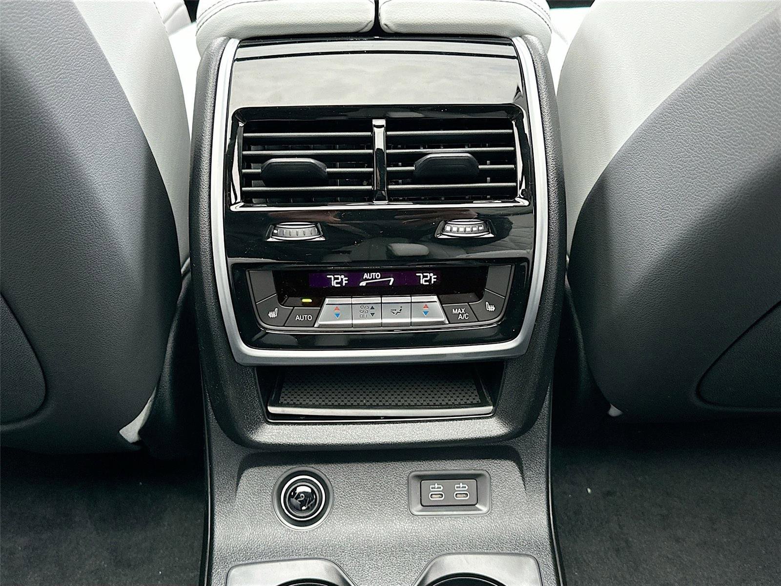 New 2026 BMW X7 xDrive40i w/ M Sport Package image 27