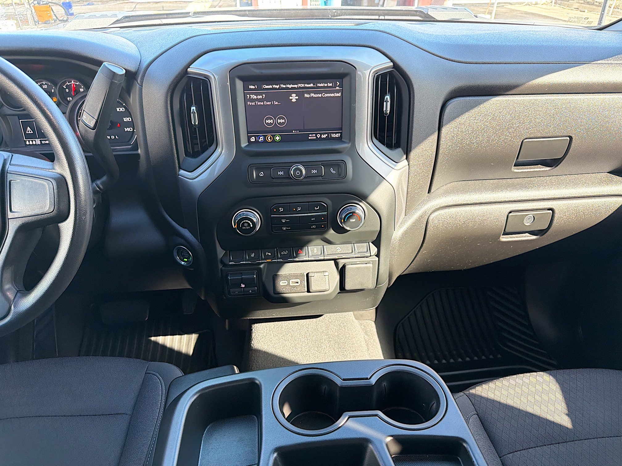 Used 2025 Chevrolet Silverado 2500 Custom w/ Custom Value Package image 18