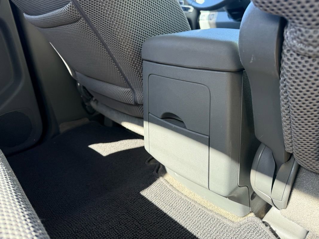 Used 2011 Nissan Frontier SV image 31