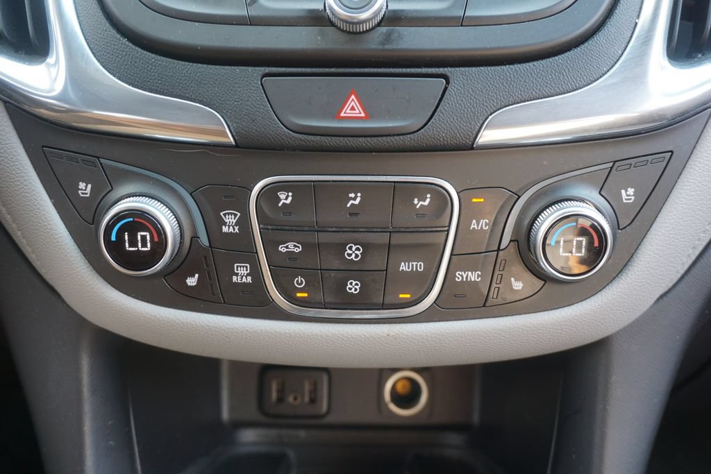 Used 2018 Chevrolet Equinox Premier AWD/4WD image 16