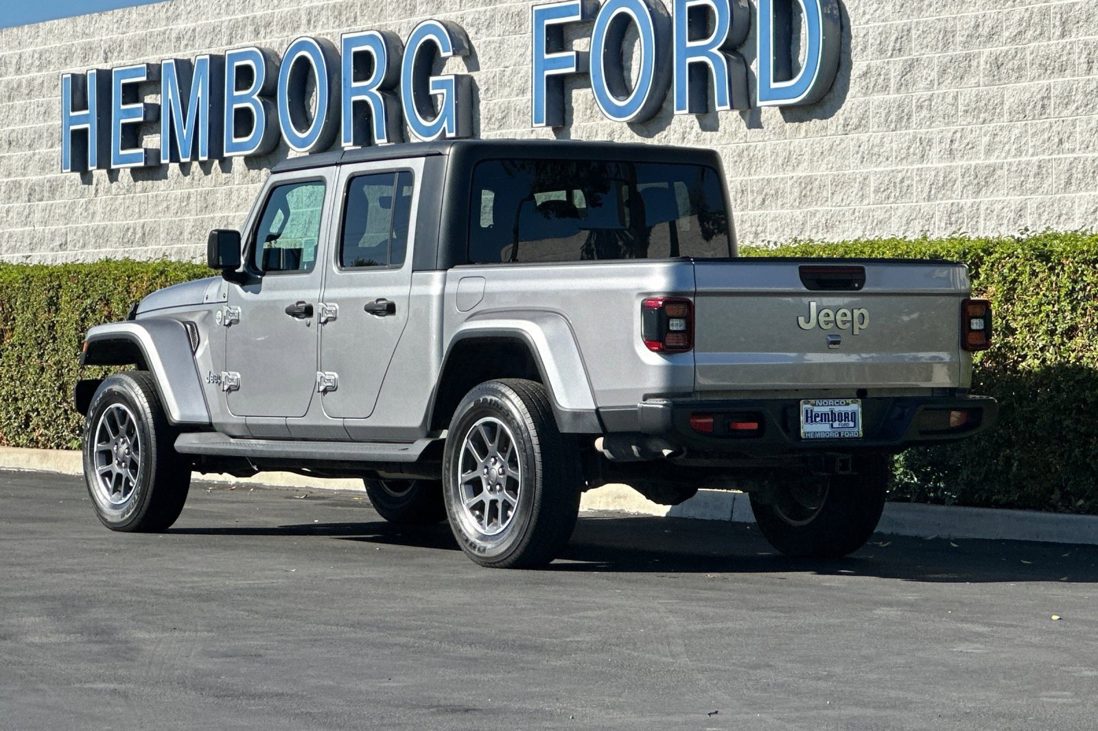 Used 2020 Jeep Gladiator Overland image 6