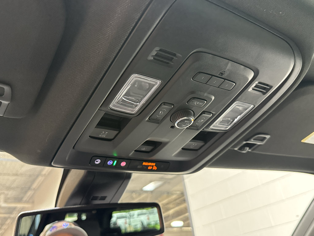 Used 2022 Chevrolet Suburban RST w/ Luxury Package AWD/4WD image 38