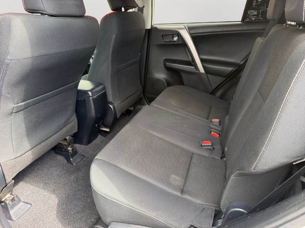 Used 2018 Toyota RAV4 XLE w/ Plus Extra Value Package AWD/4WD image 12