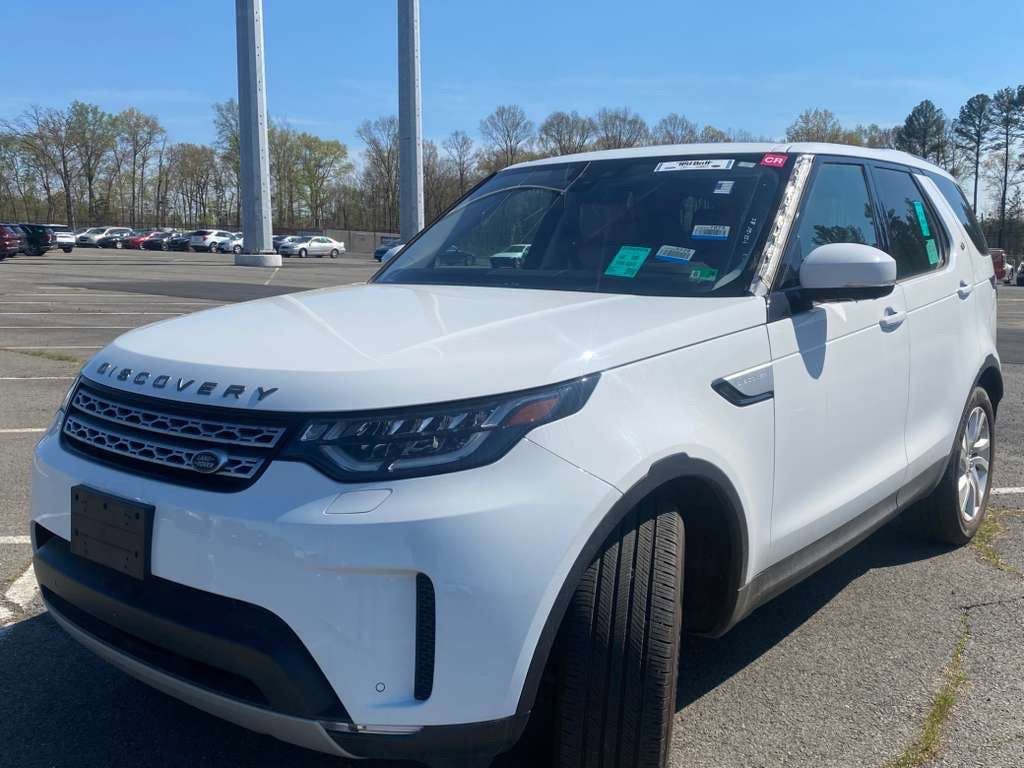 Used 2017 Land Rover Discovery HSE image 2
