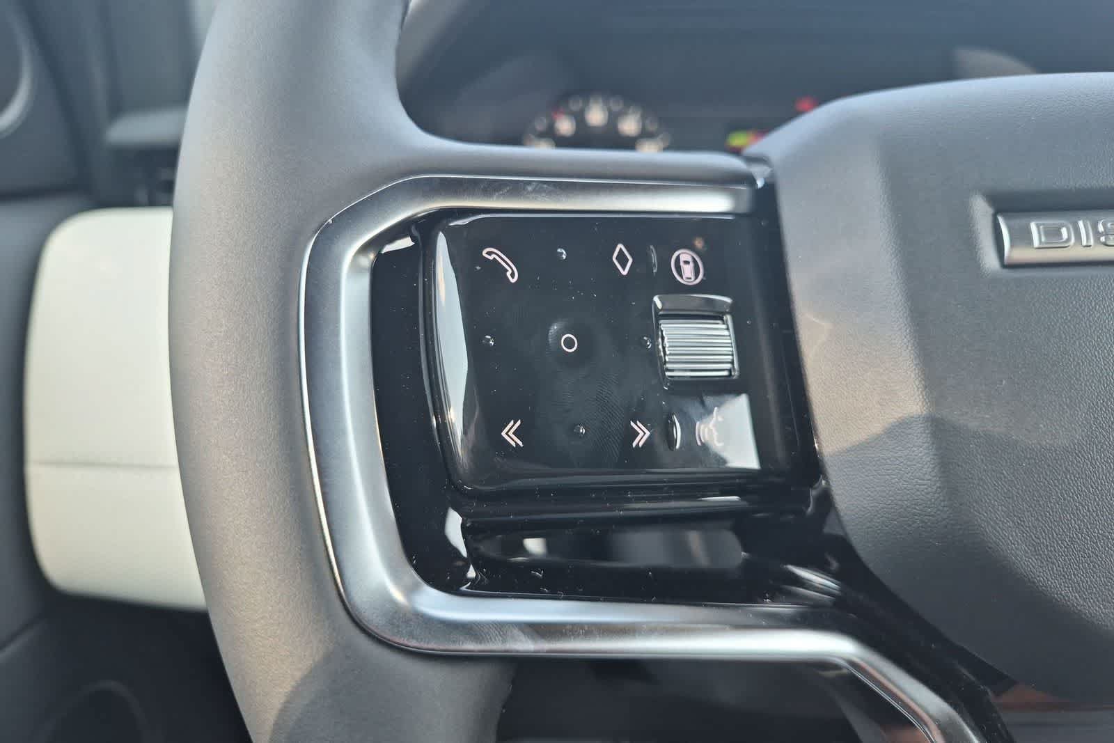 New 2026 Land Rover Discovery Sport Landmark AWD/4WD image 24