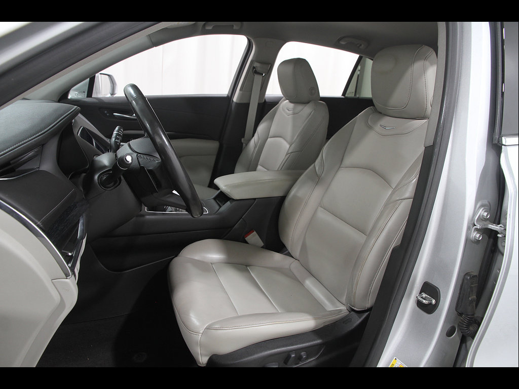 Used 2019 Cadillac XT4 Premium Luxury w/ Cold Weather Package AWD/4WD image 5